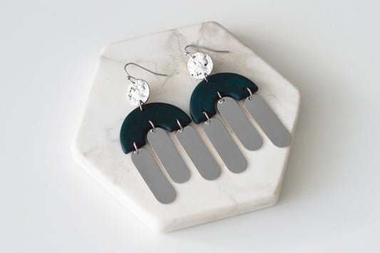 Kissa Collection - Silver Hunter Earrings